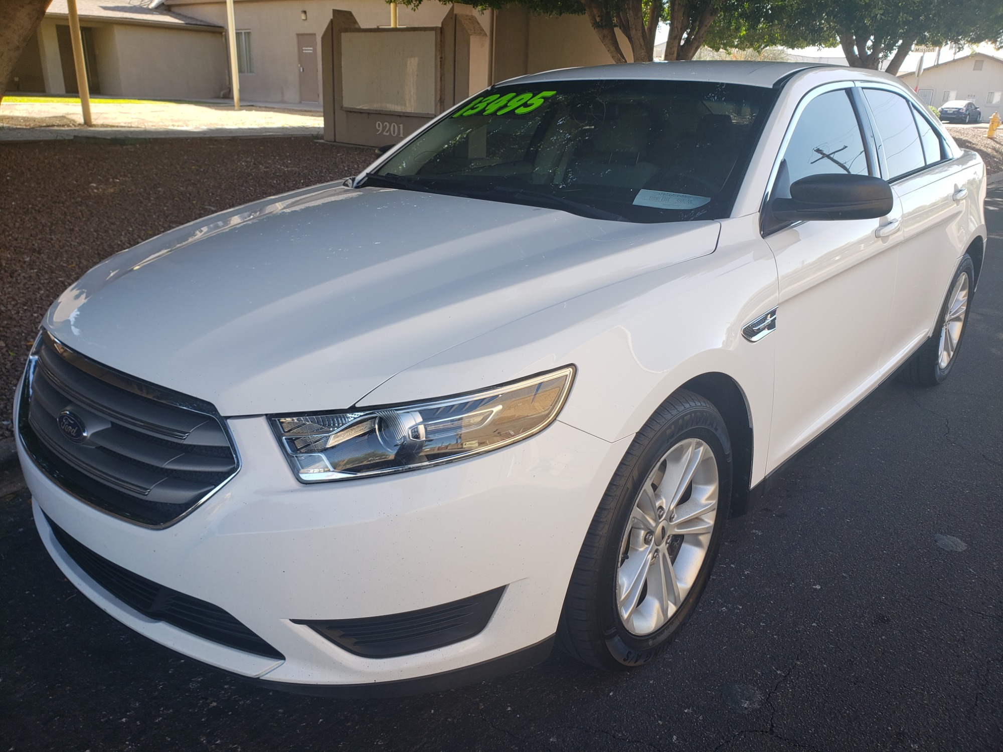 photo of 2018 Ford Taurus SE FWD